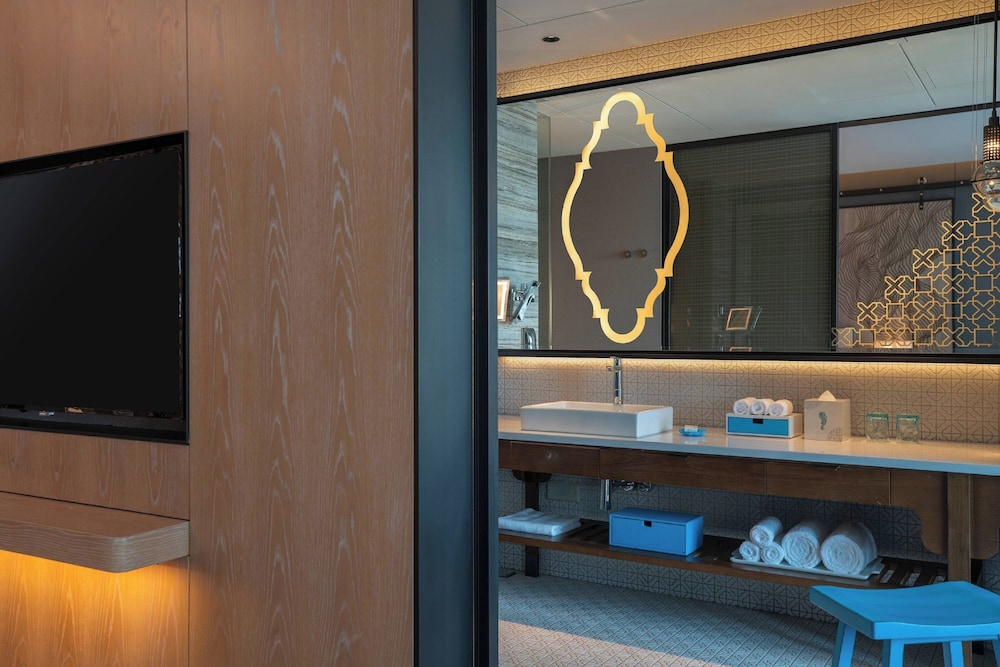 غرفة بسرير كينج بإطلالة على الحديقة بشرفة، Renaissance Xiamen Hotel 9/10