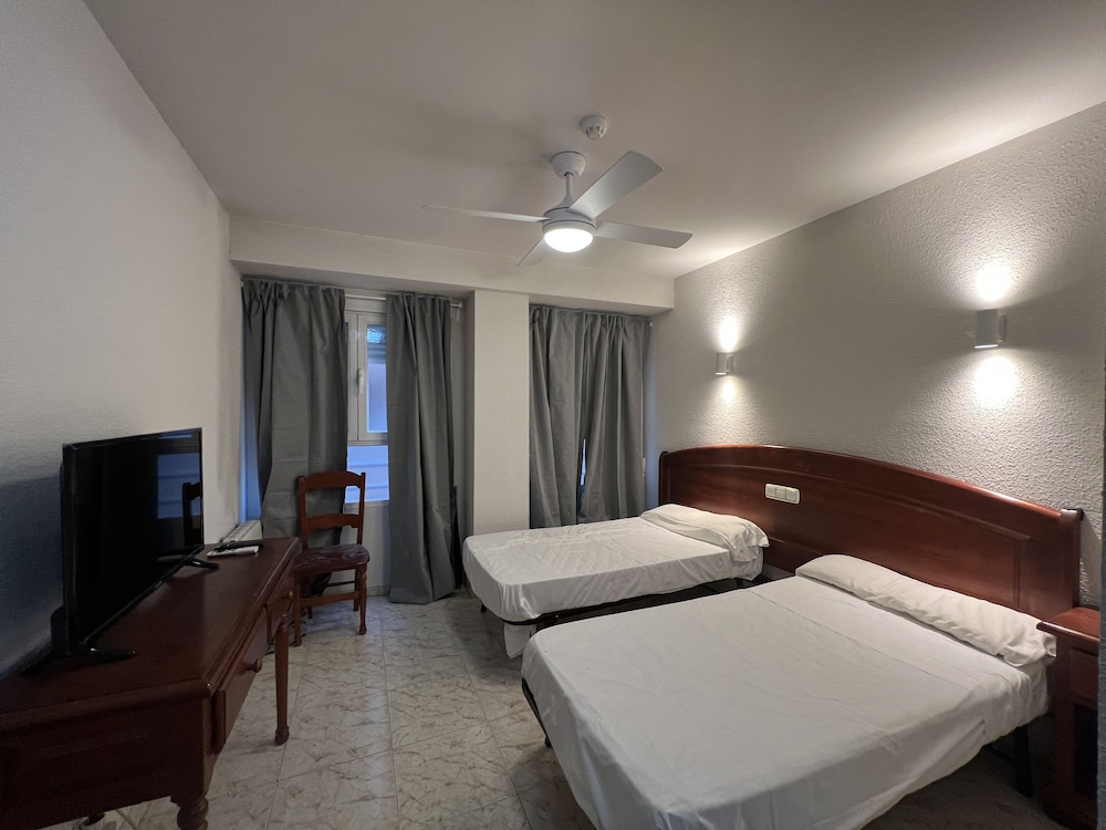 Hostal La Embajada 24/49