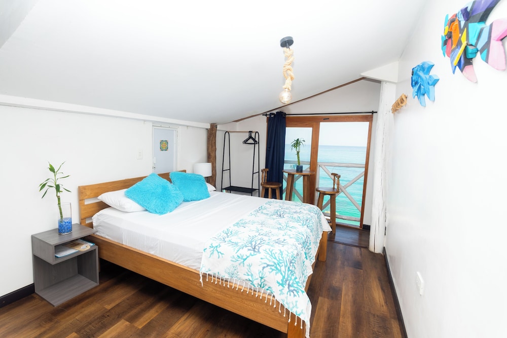 Cristal Blue Baru Hotel 7/50