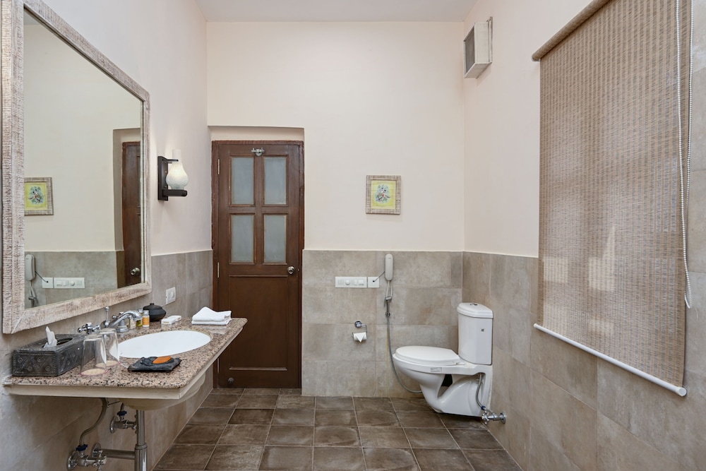Hotel Dev Vilas 69/72