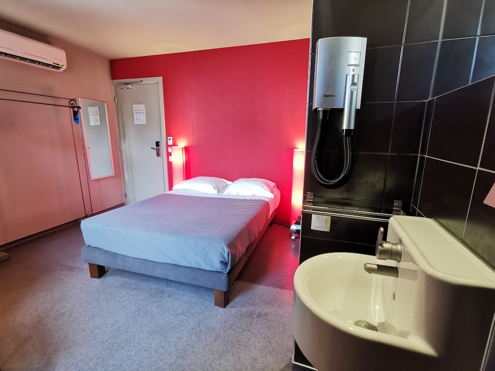 7Art Hotel 16/75
