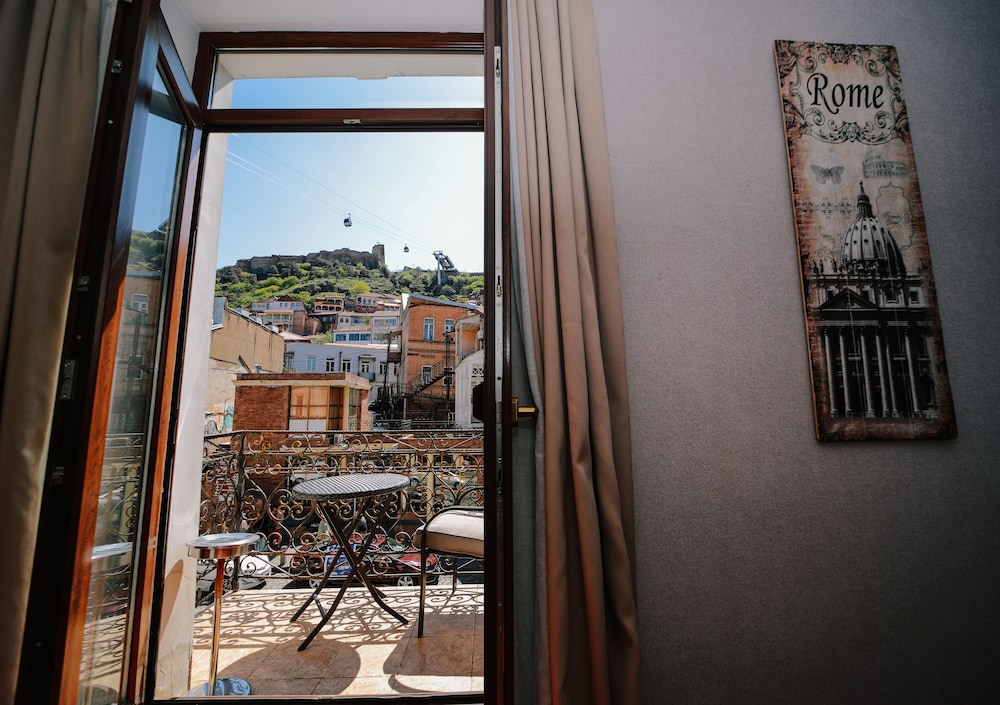 Sharden Villa Boutique Hotel 46/50