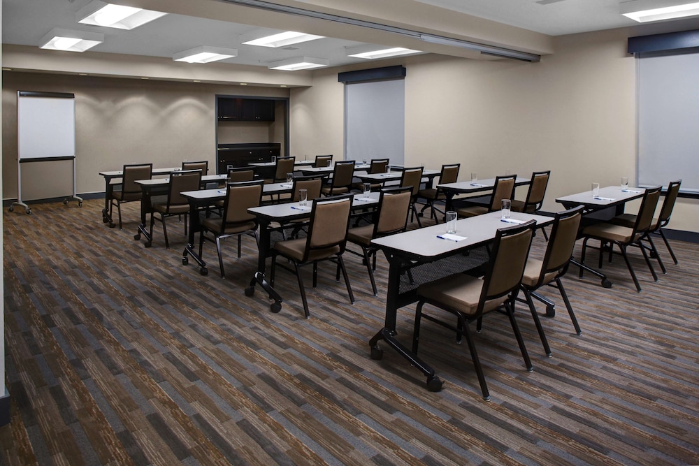 Hyatt House Dallas Lincoln Park 48/53