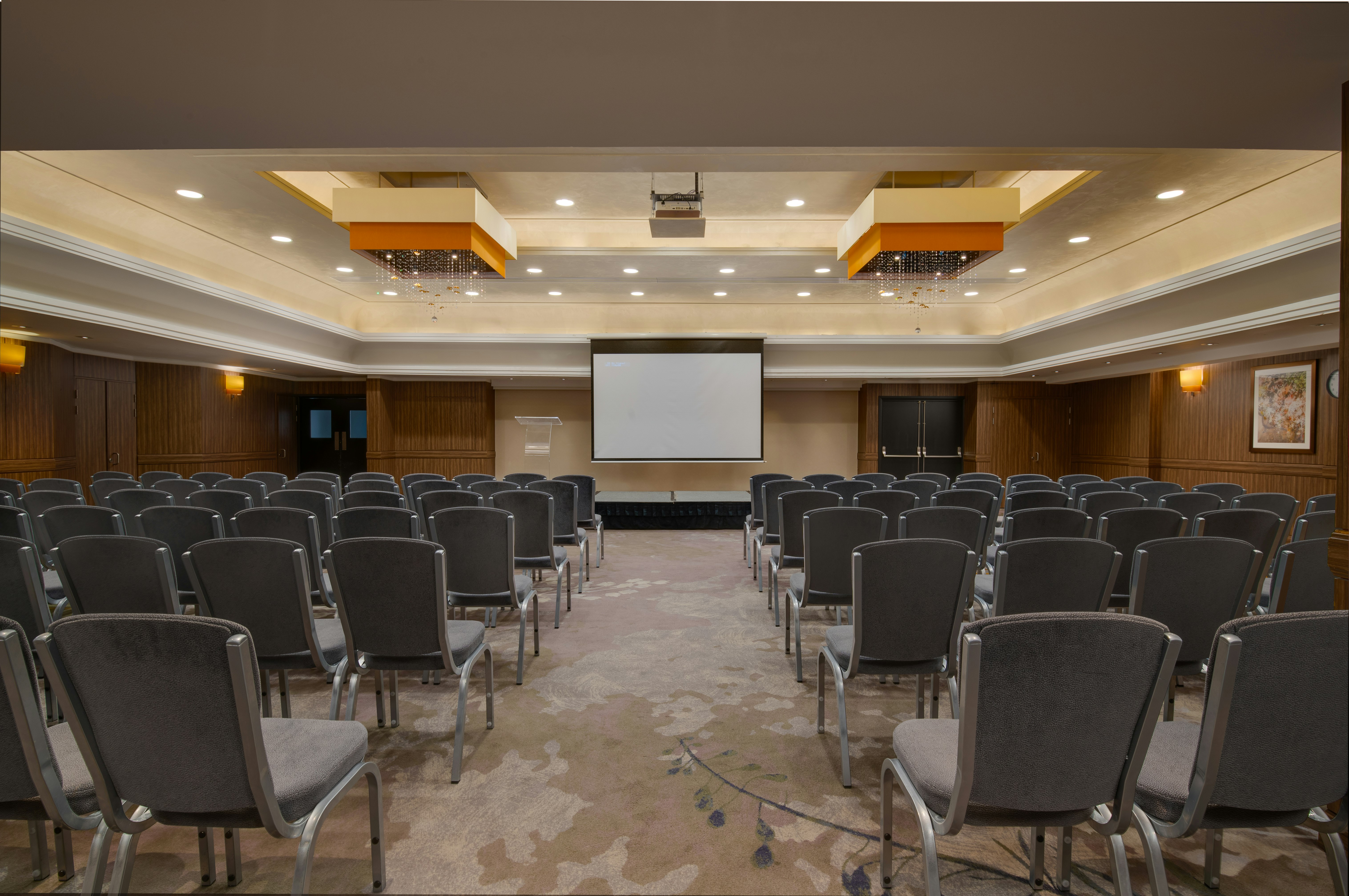 Hilton London Kensington 64/80