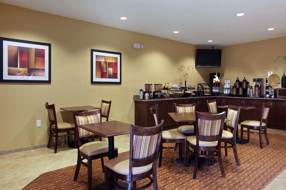 Microtel Inn And Suites Anderson Clemson 21/37