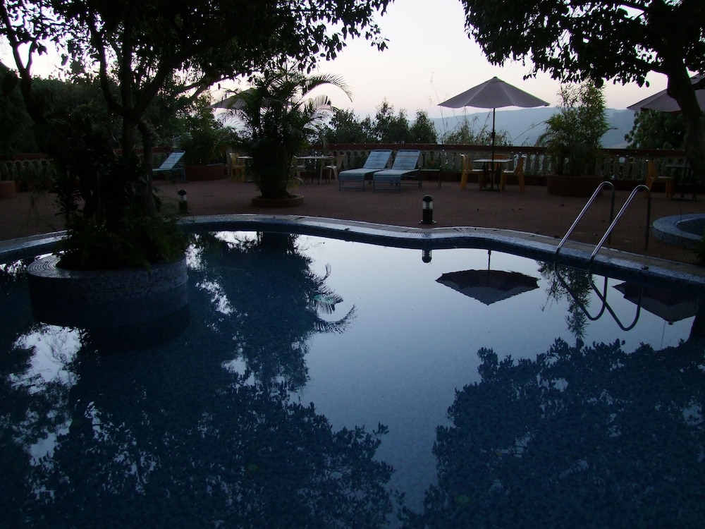 Bella Vista Resort 35/68