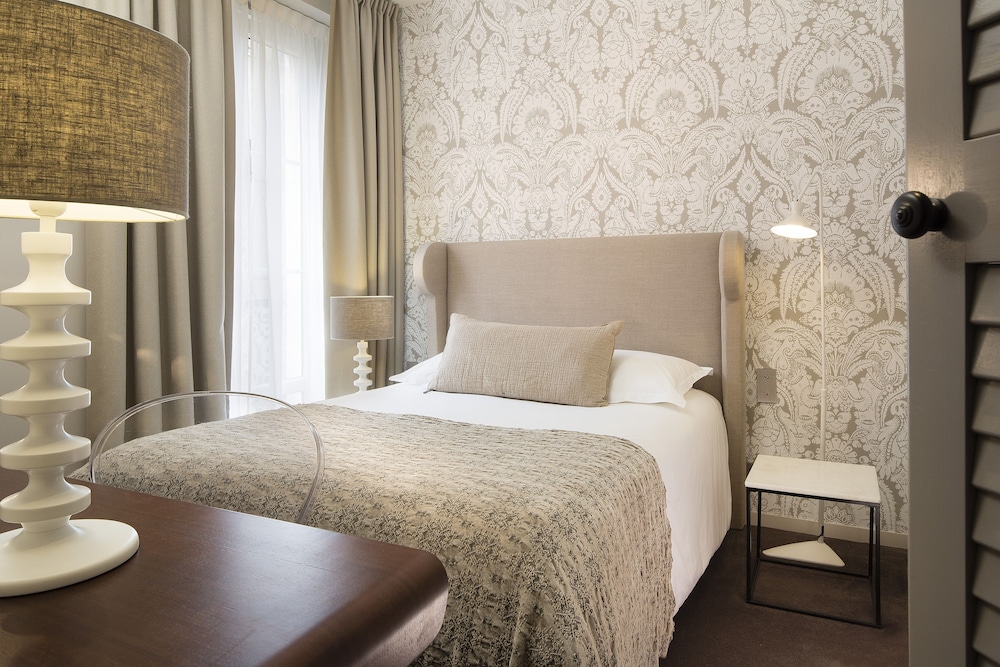 Nemours Hotel 17/75