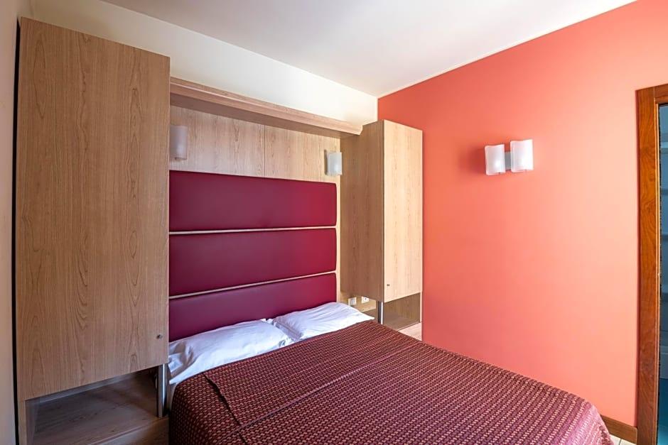 HOTEL MONDIAL 37/63