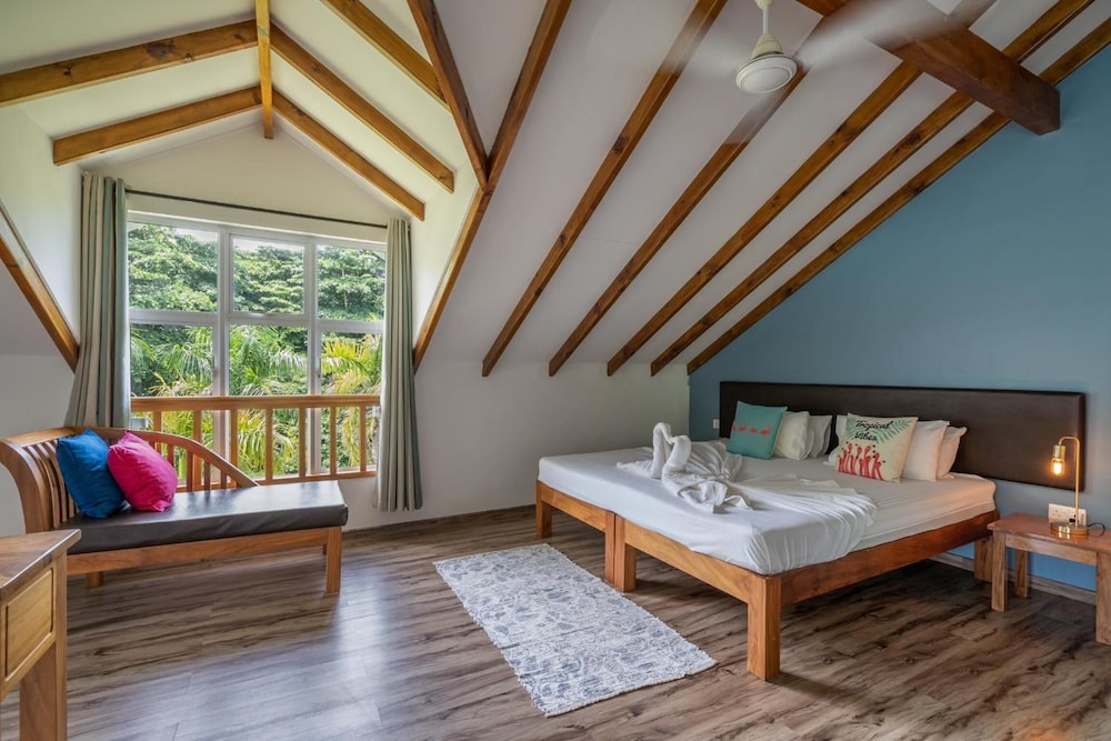La Modestie Villa 12/50