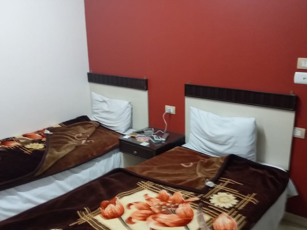 Isis Hotel 2 - Hostel photo2