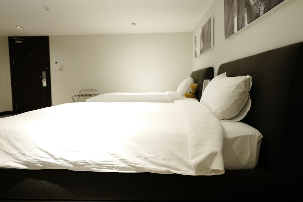 S33 Compact Sukhumvit Hotel 19/78