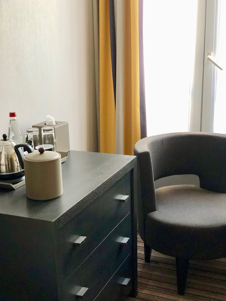 Hotel France D antin Opera 54/55