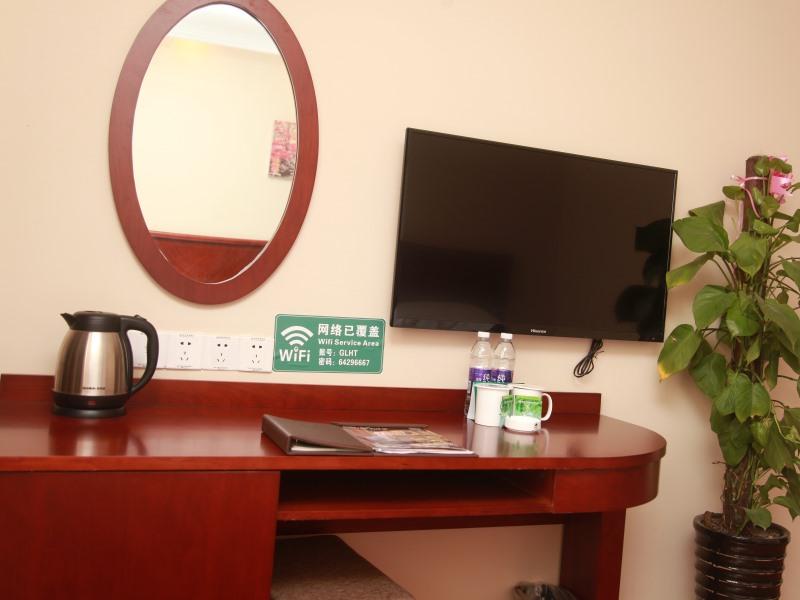 GreenTree Inn Shanghai MinHang District PuJiang Town JiangYue Road Metro Station 6/21