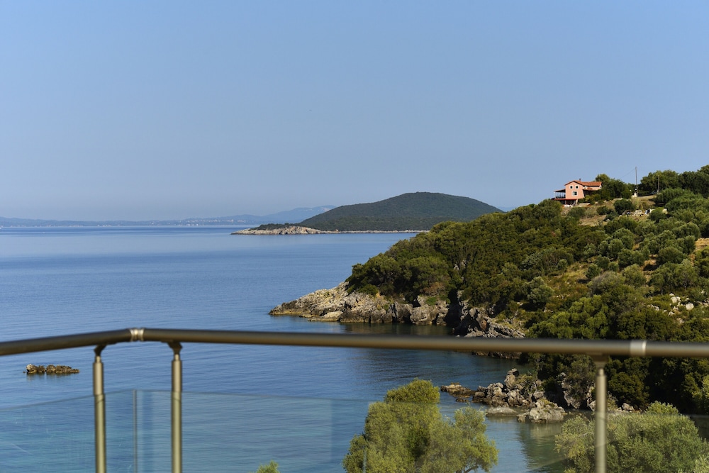 Prima Vista Beachfront Boutique Hotel 43/60