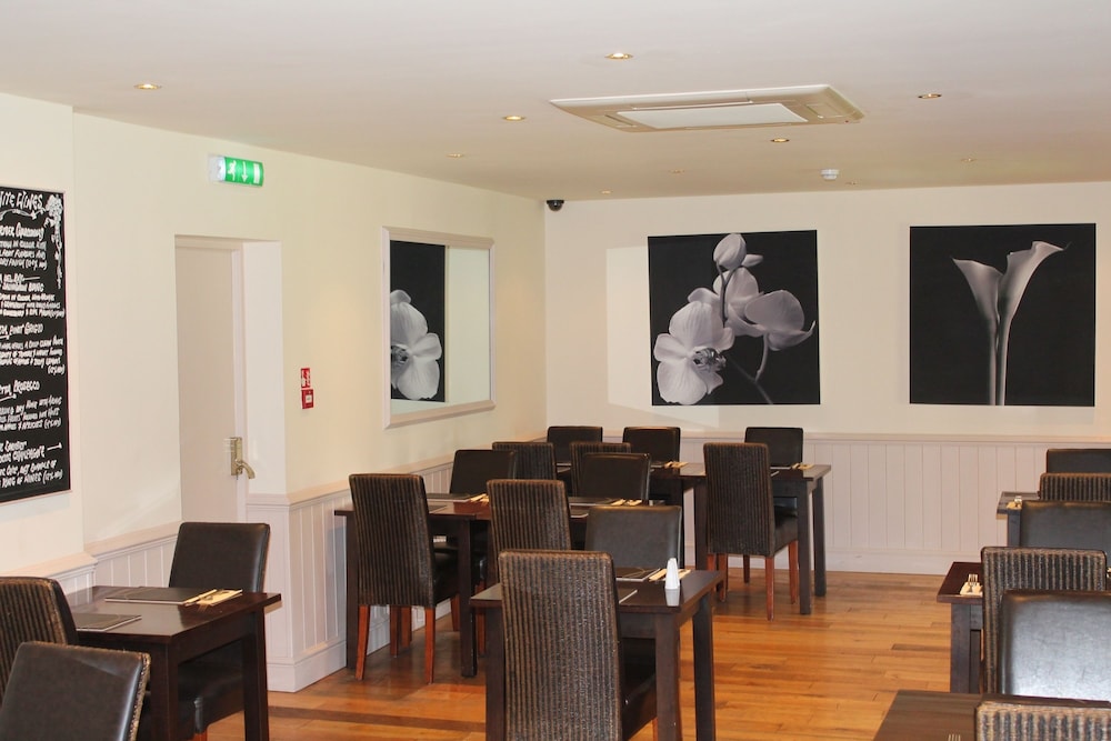 Oak Farm Hotel 34/40