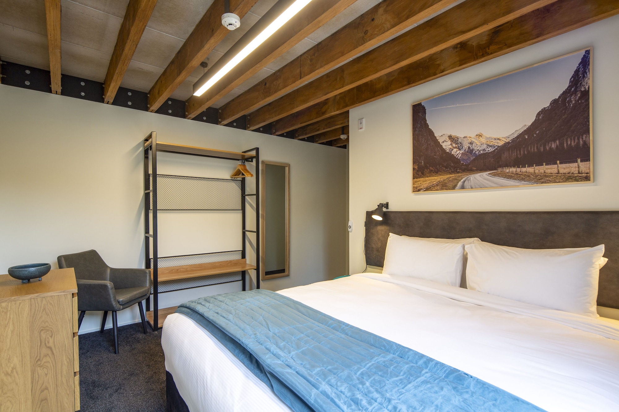 3 BEDROOMS, 3 BATHROOMS
