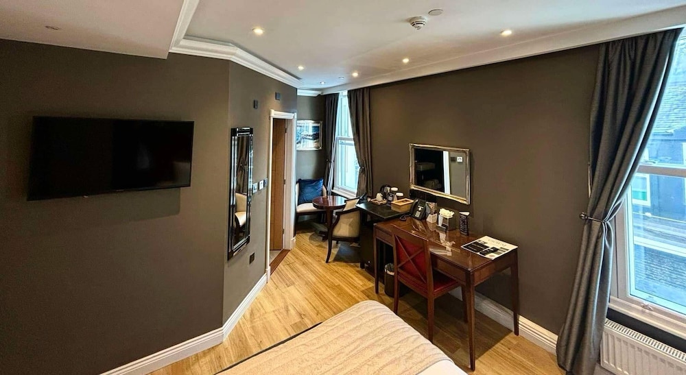 Halvard Hotel 34/50