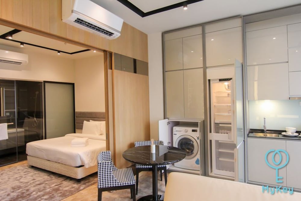 Expressionz Professional Suites by MyKey Global 34/50