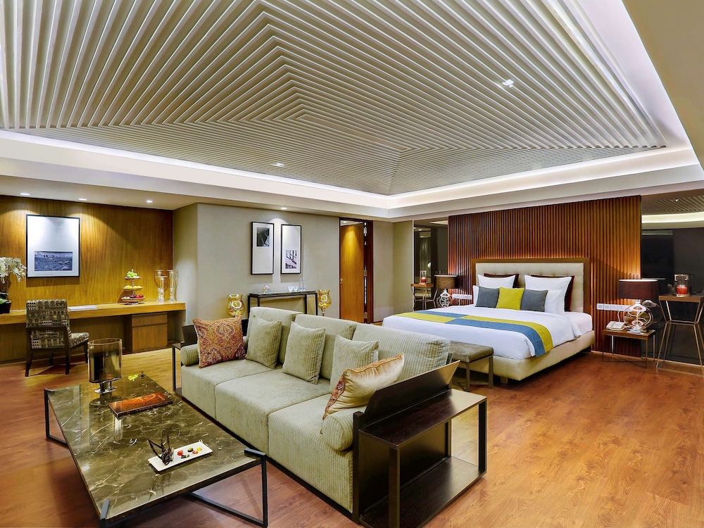 NOVOTEL KOLKATA HOTEL AND RESIDENCES 49/74