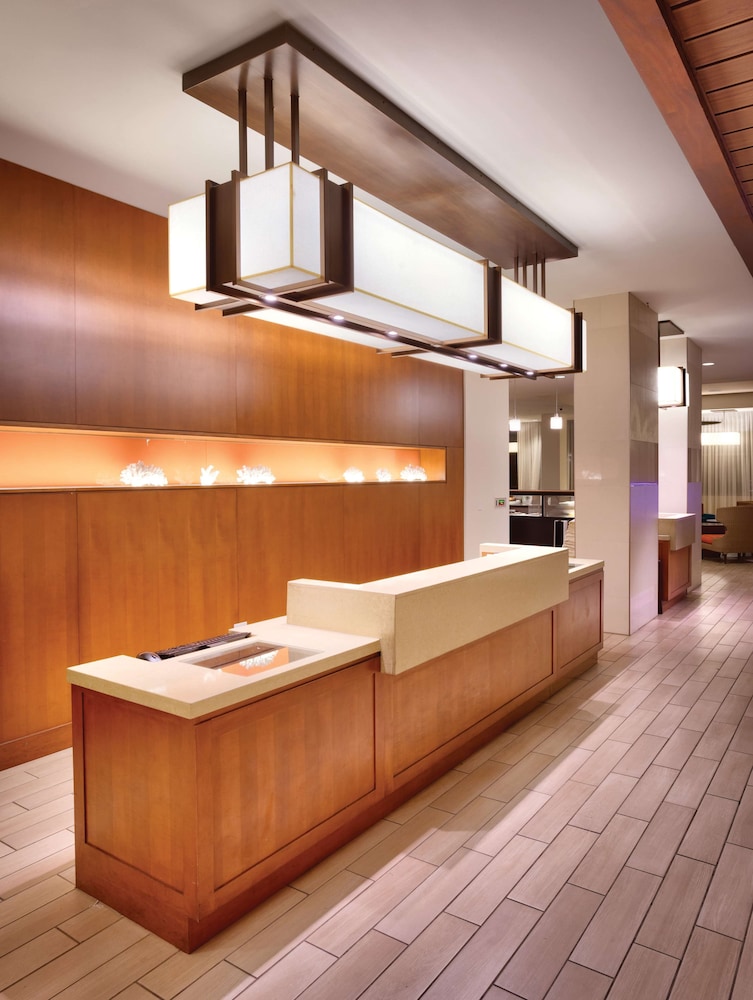 Hyatt Place Waikiki Beach 11/71