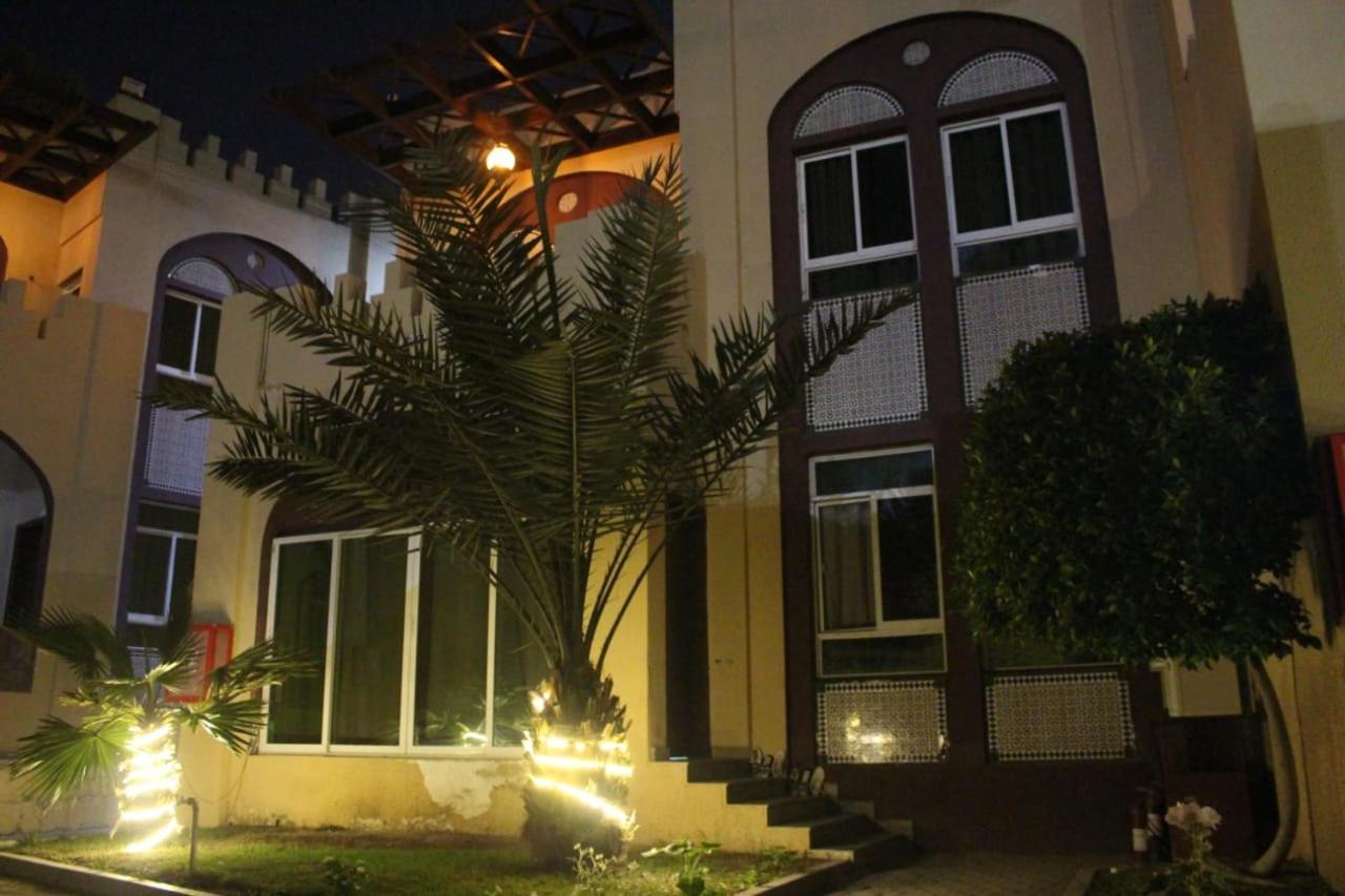 Corniche Palace Hotel 36/45