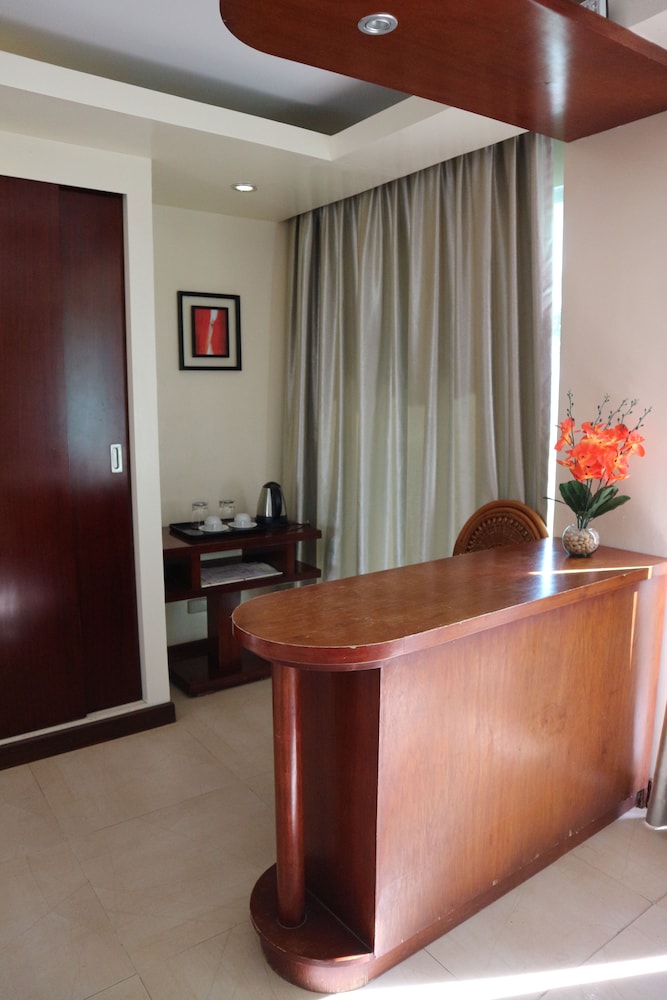 Golden Phoenix Hotel Boracay 6/50