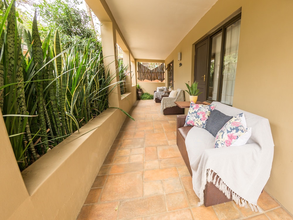 Mackaya Bella Guest House 43/71