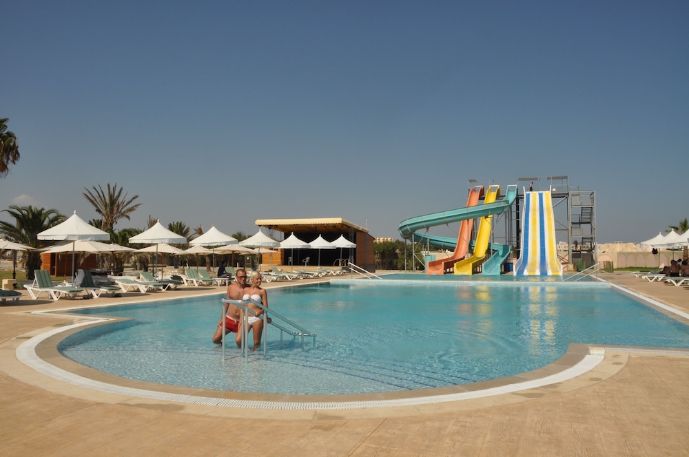 Khayam Garden Beach Resort & Spa 3/61