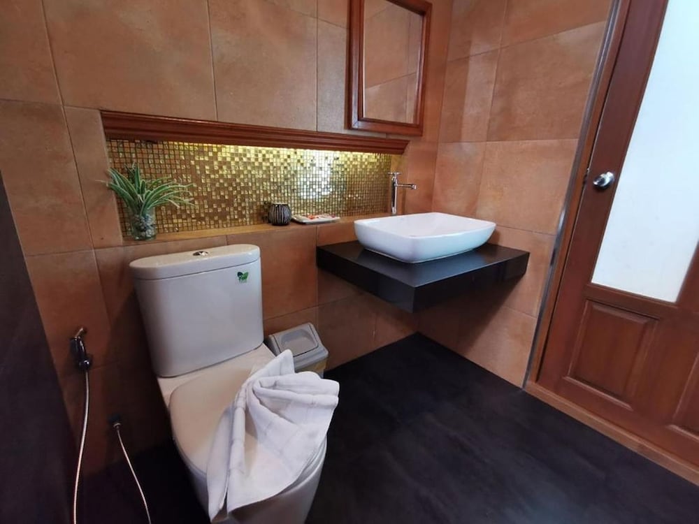 Baan Mee Phuket 52/55