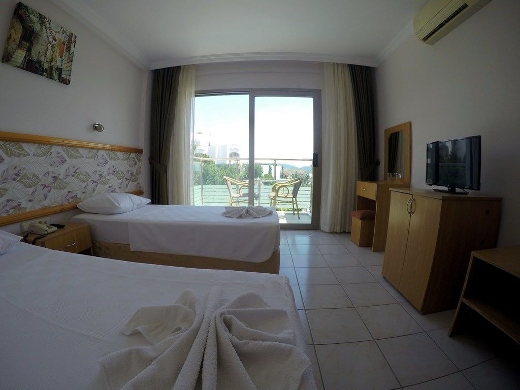 STANDARD, DOUBLE OR TWIN BED, SEA VIEW, BALCONY