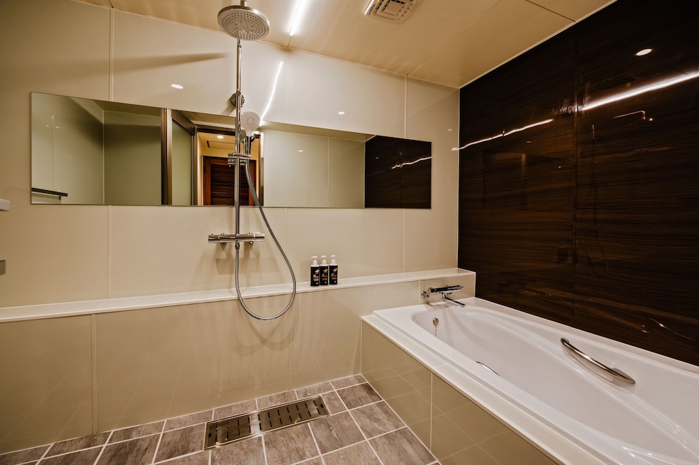 Kanucha Bay Hotels and Villas 80/80