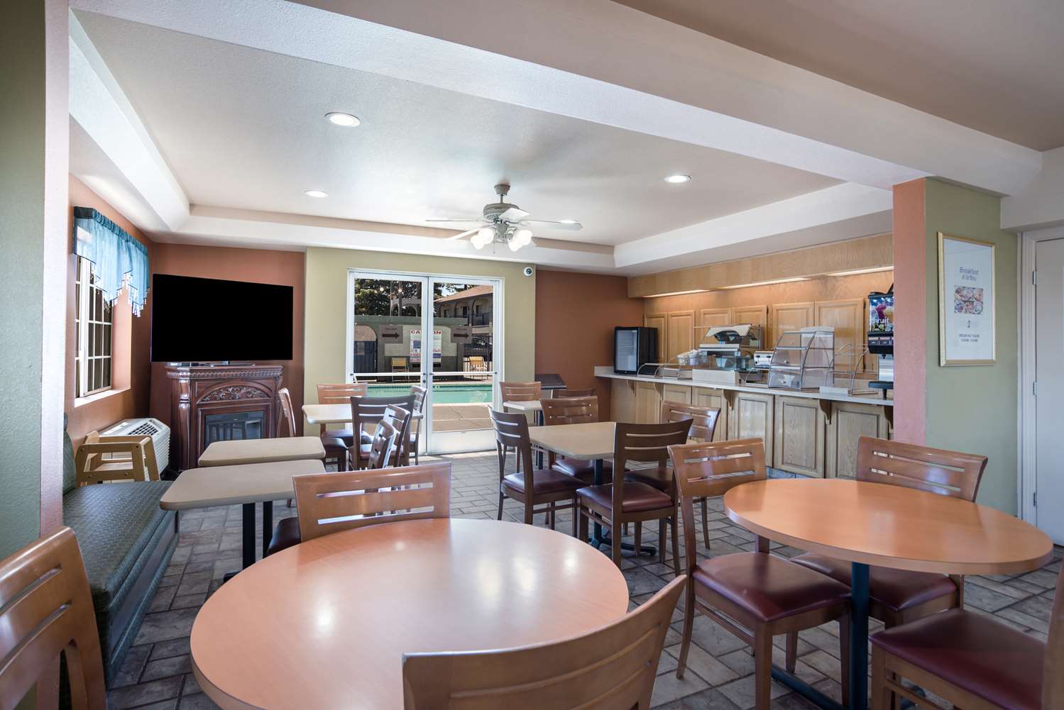 SureStay Hotel by Best Western Ukiah 13/17