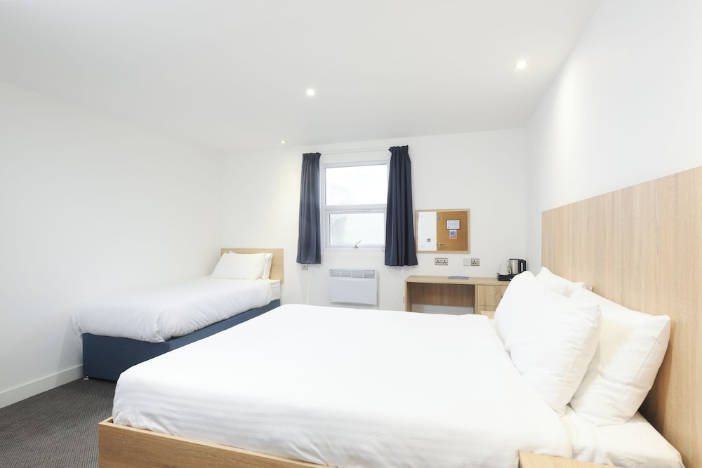 The Sandringham Hotel 4/48