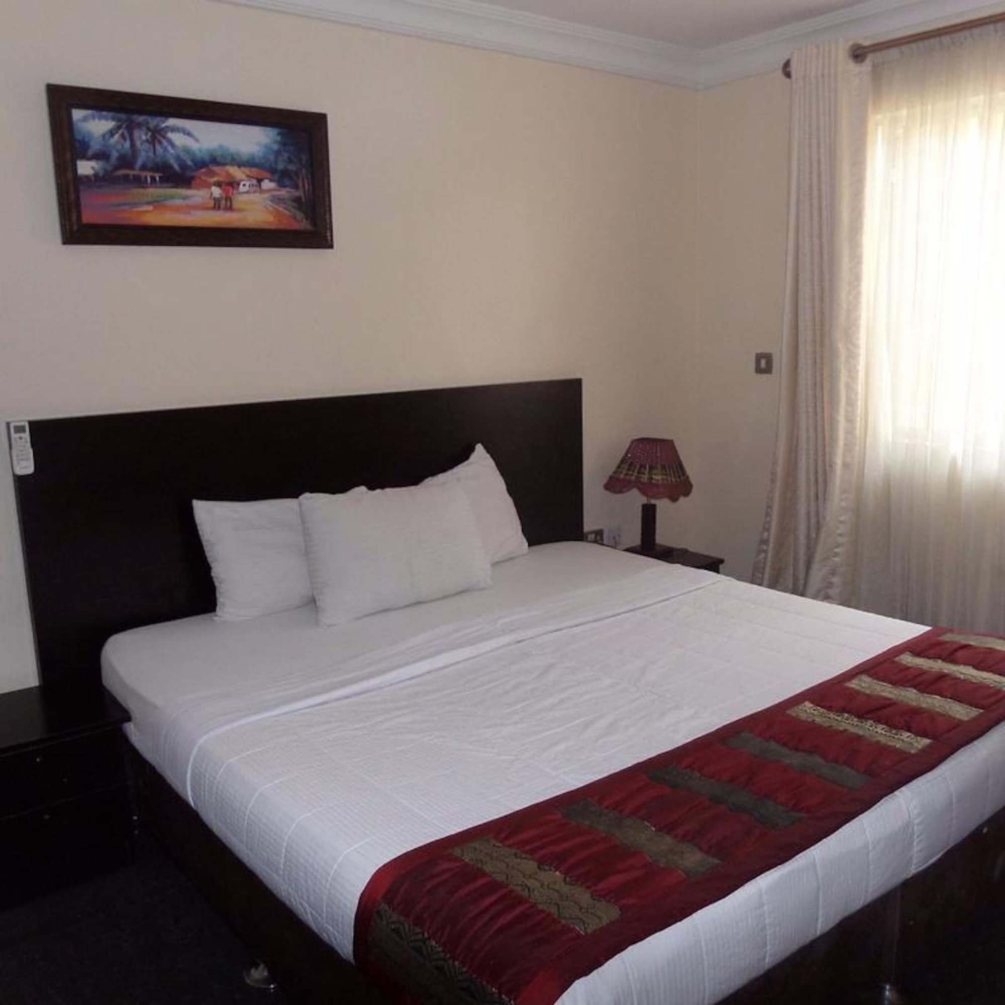 EXECUTIVE, DOUBLE OR TWIN BED