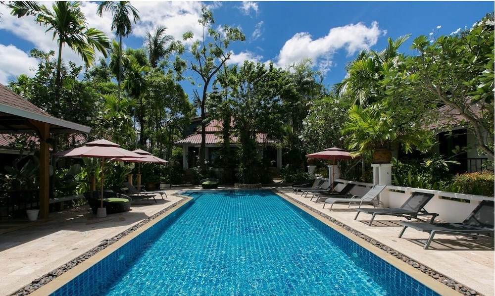 Cocoville Phuket 71/75