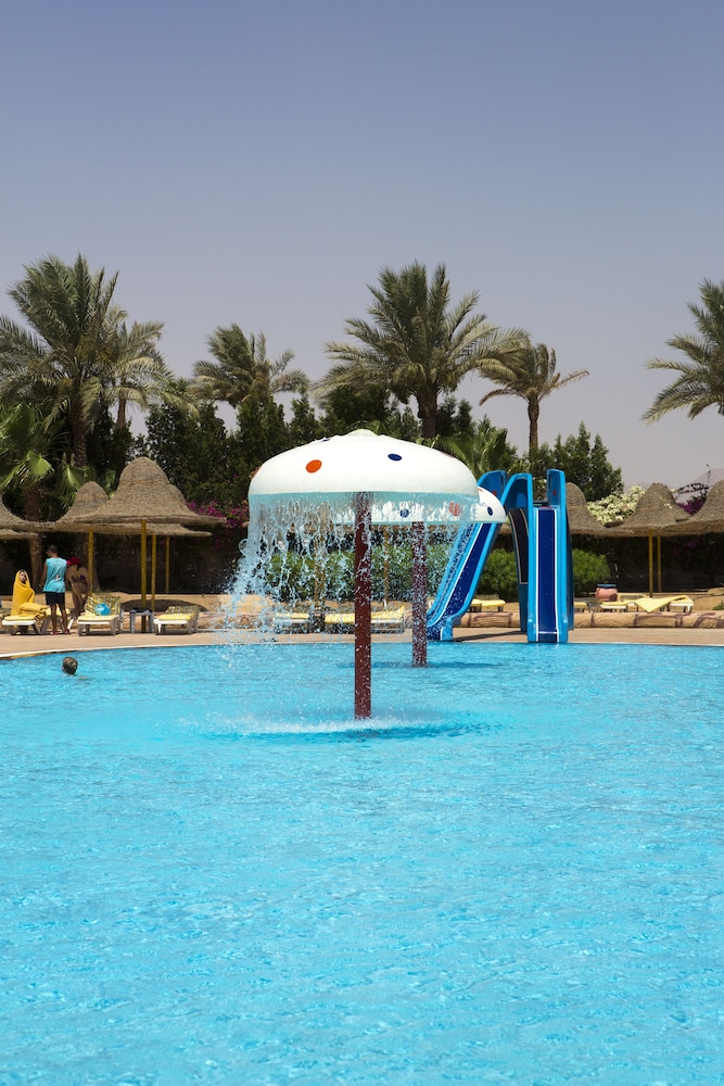 Parrotel Aqua Park Resort 45/55