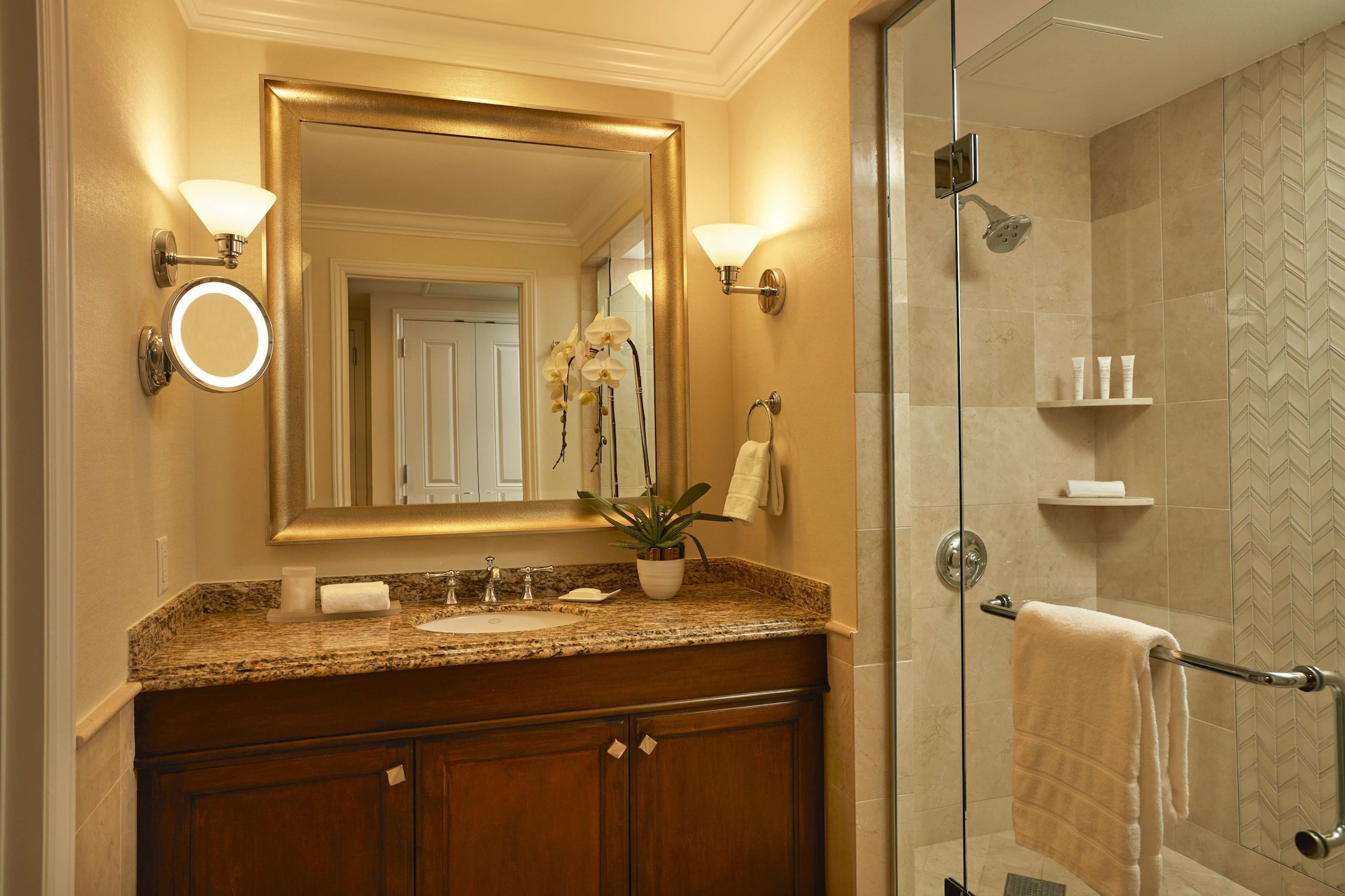 Room, King Bed, Courtyard Area، Balboa Bay Resort 10/10