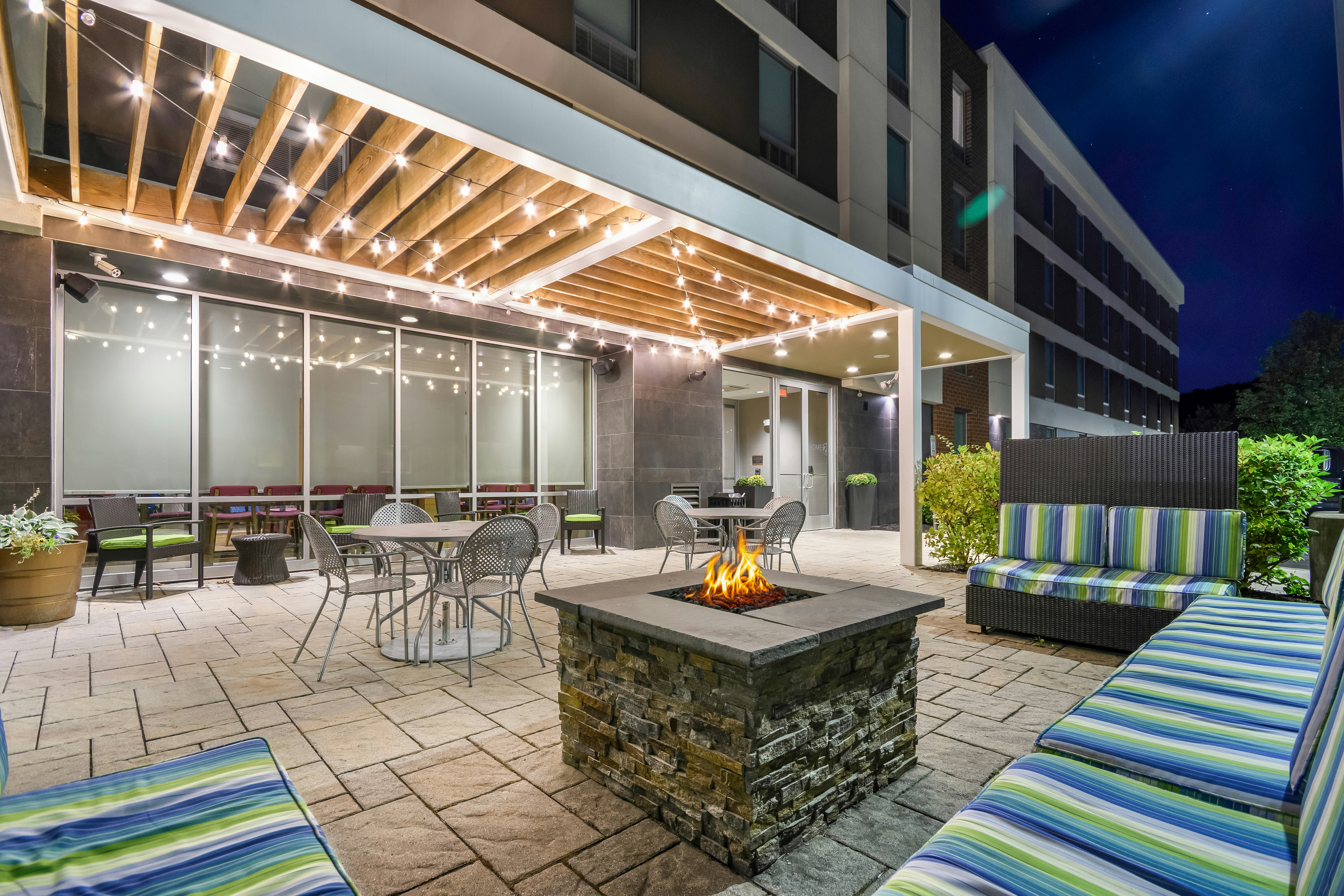 Lobby at Home2 Suites by Hilton Albany Wolf Rd, ALBANY - NY