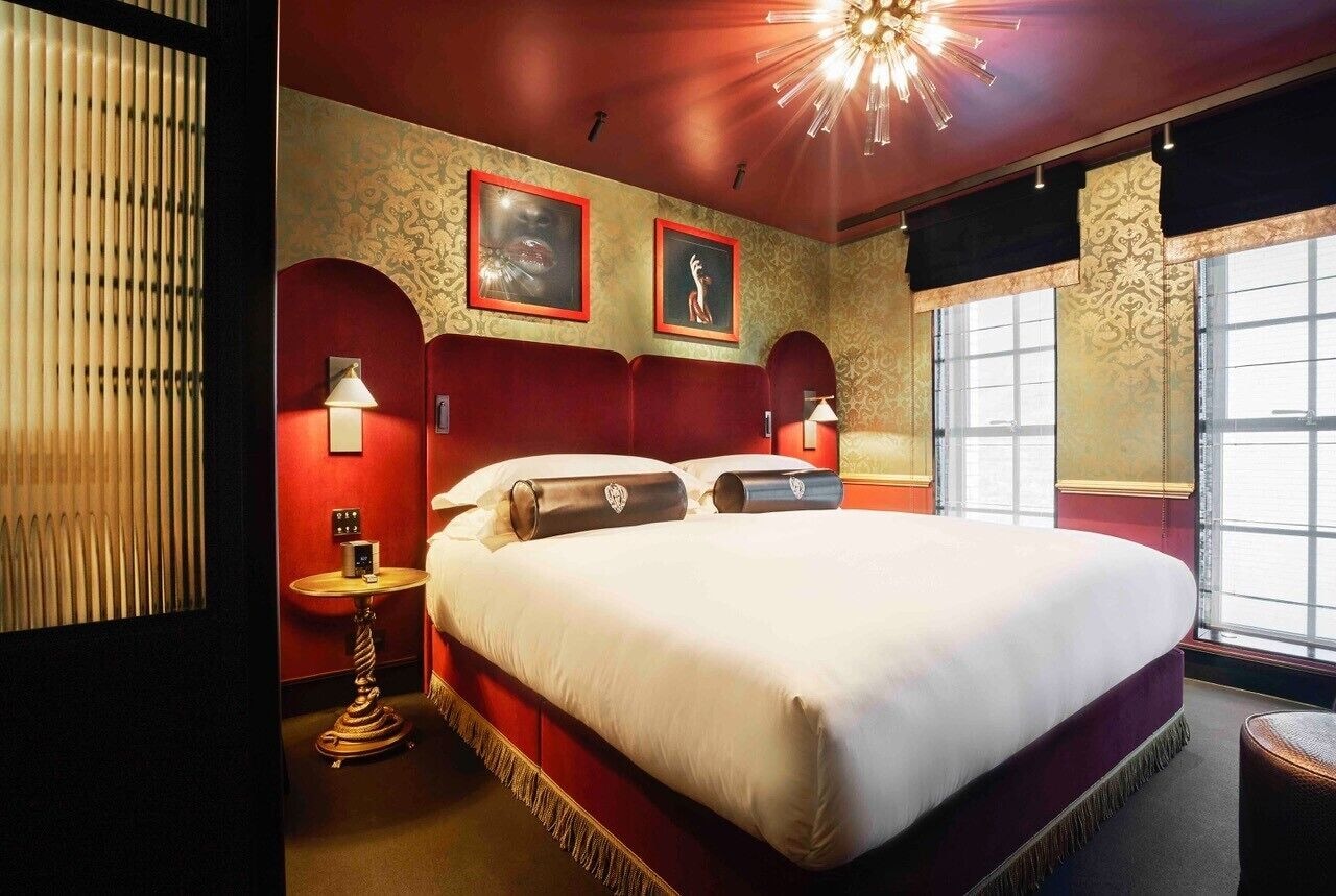 2 BEDROOMS, DELUXE, KING AND QUEEN BED