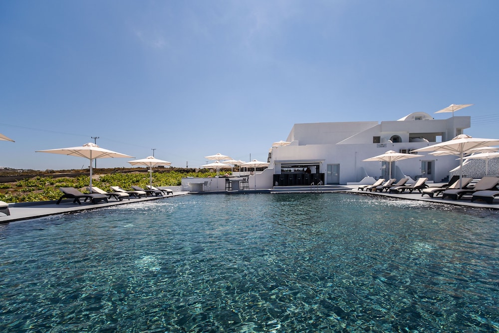 Serenita Luxury Suites 63/71