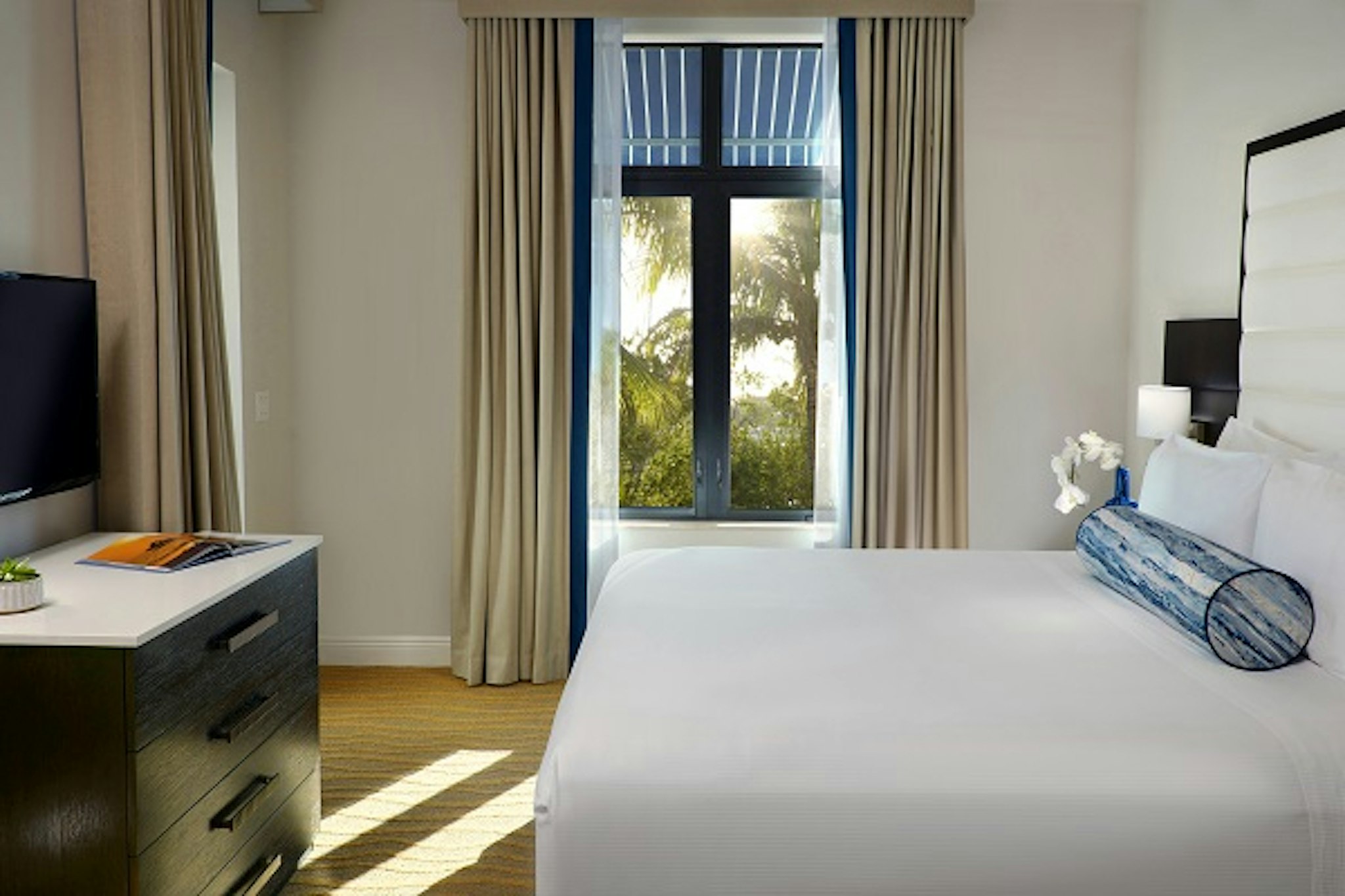 Naples Bay Resort 22/72
