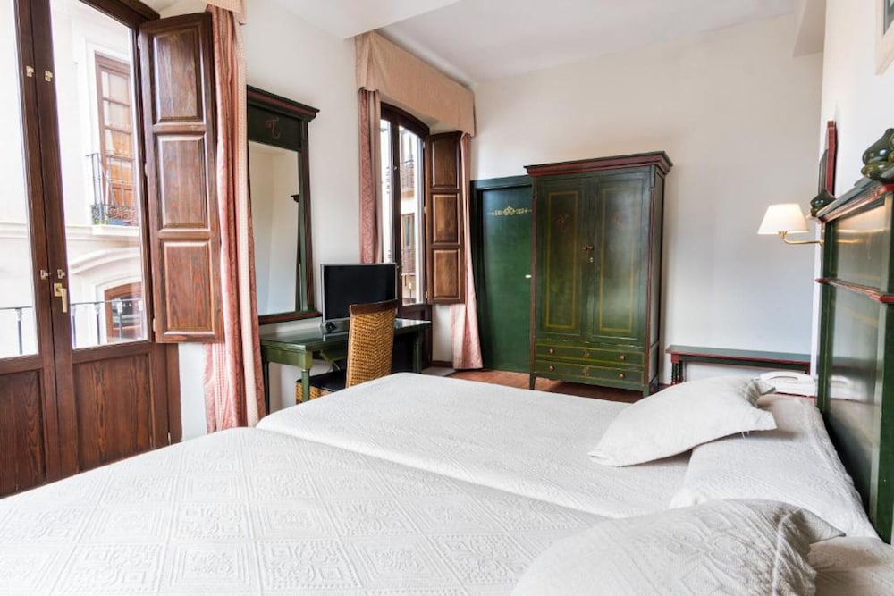Plaza Nueva Hotel 8/67