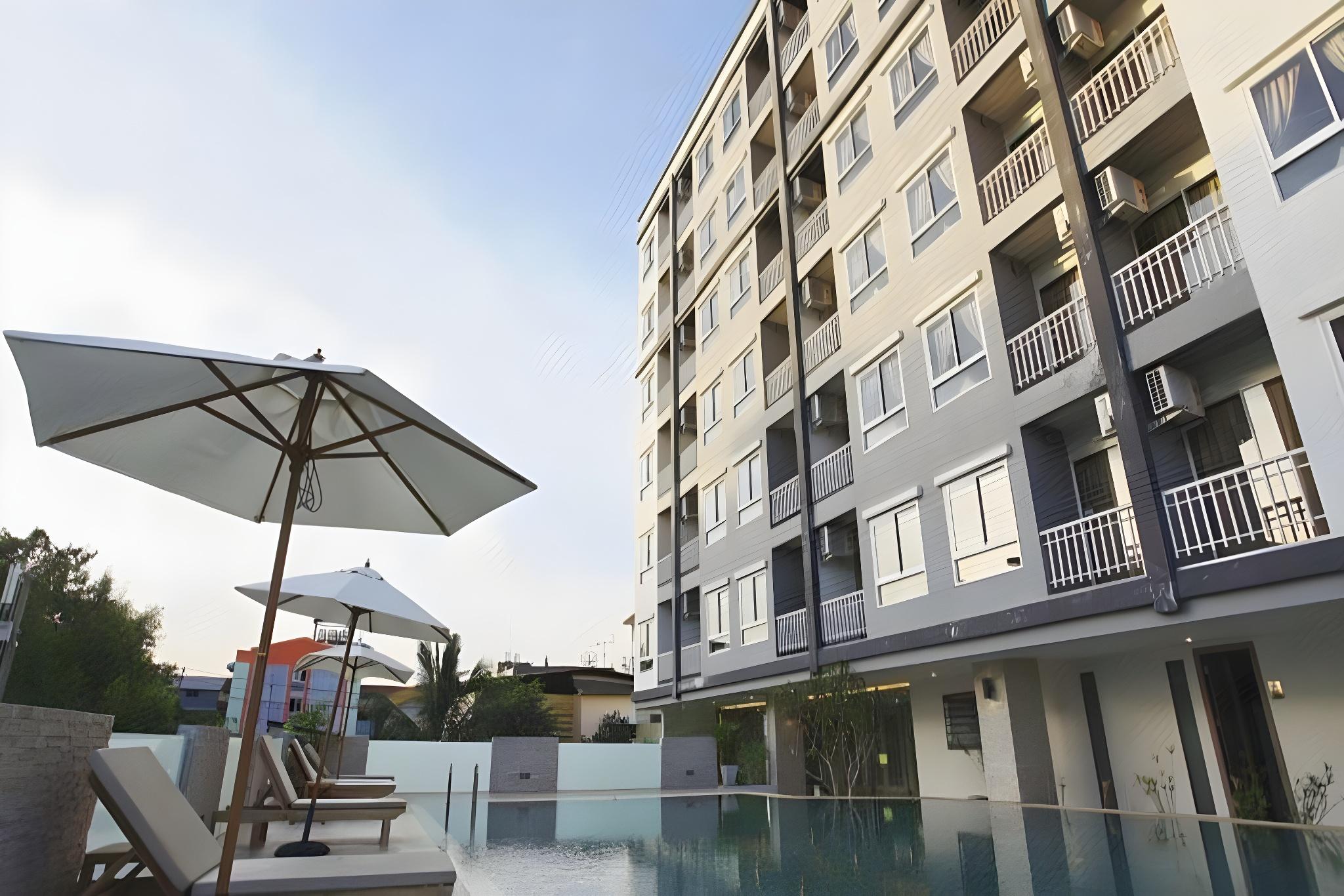 Leenova Hotel 4/50