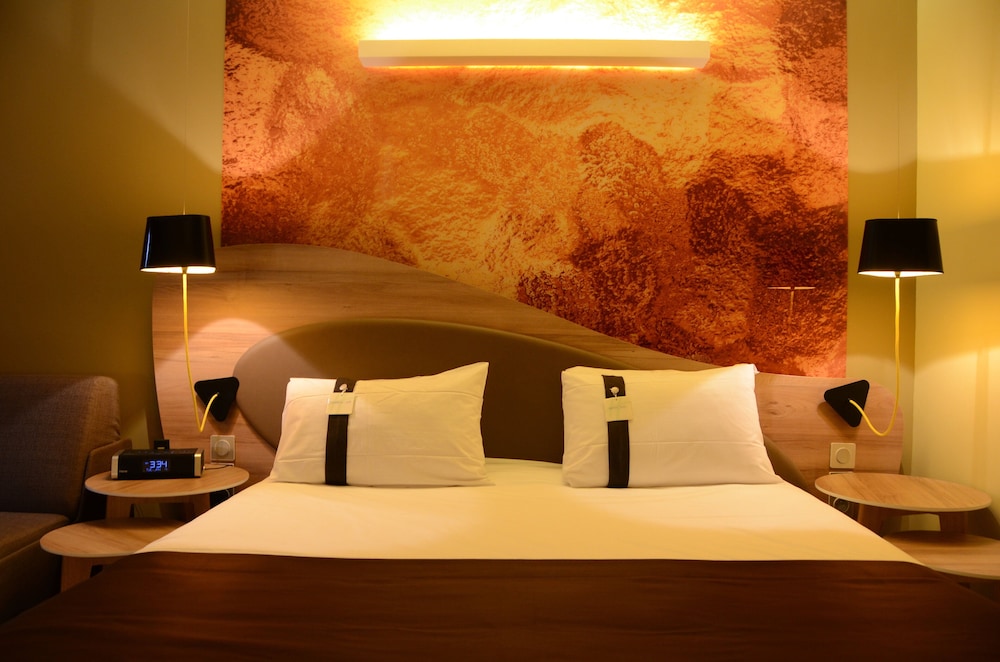Holiday Inn Reims Centre 24/65