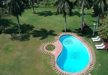 Cama Hotel 43/50