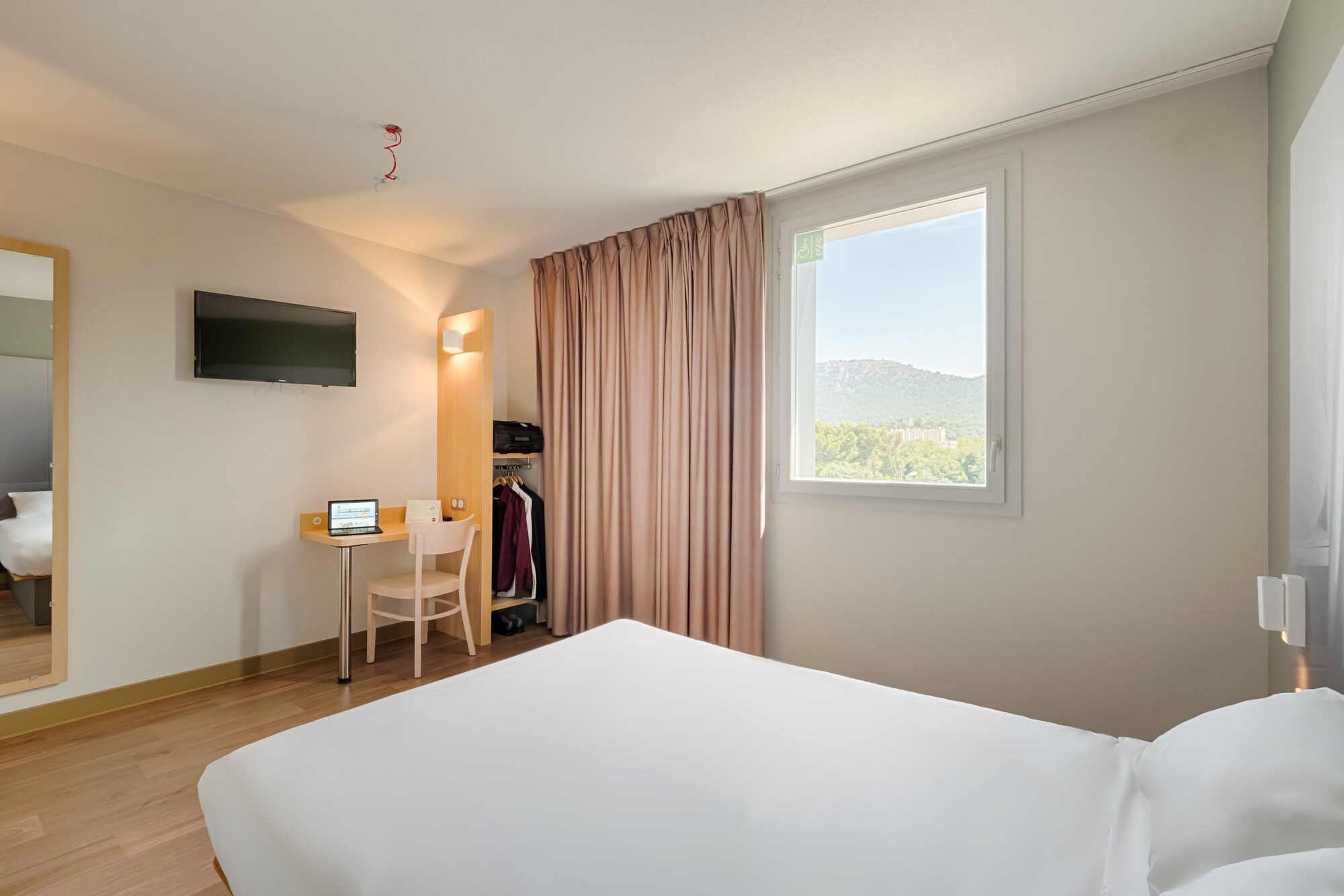 ROOM, DOUBLE BED, ACCESSIBLE