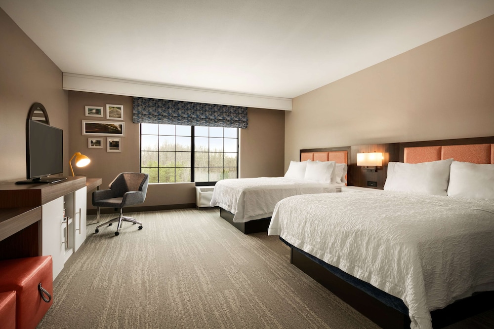 Room, 2 Queen Beds, Bathtub