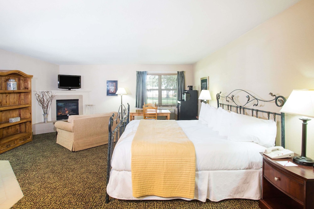 Wyndham Garden Galena Hotel & Day Spa 51/73