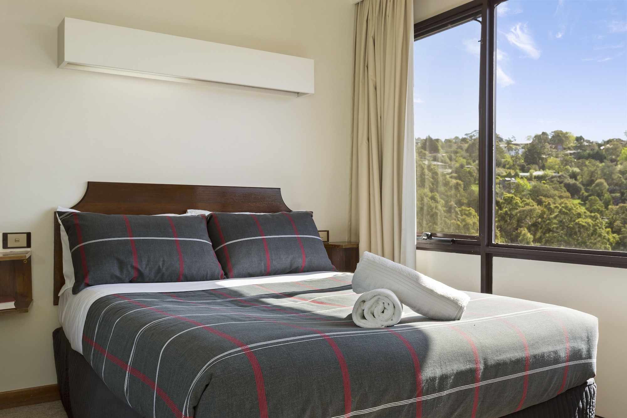 2 BEDROOMS, APARTMENT
