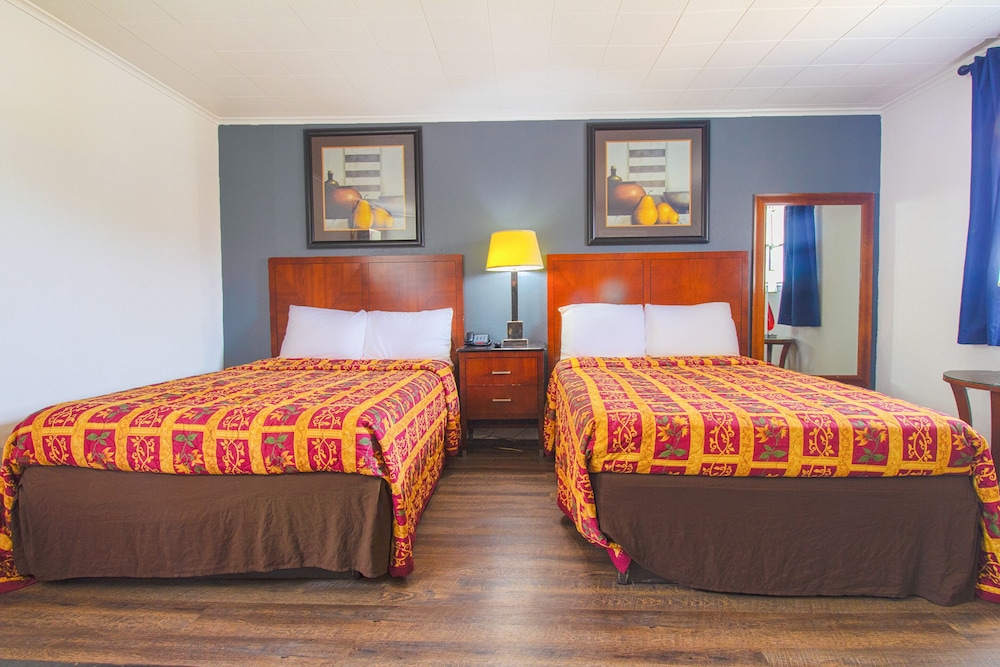 Room at Hotel McAlester OK S Main St, MCALESTER - OK